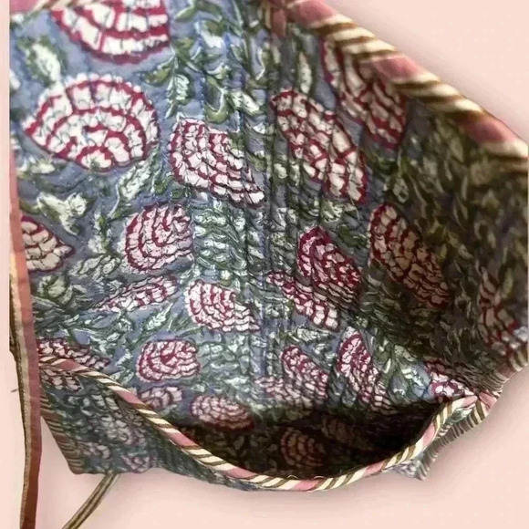 KANTHA fold over tie  makeup bag - Picture 3 of 3